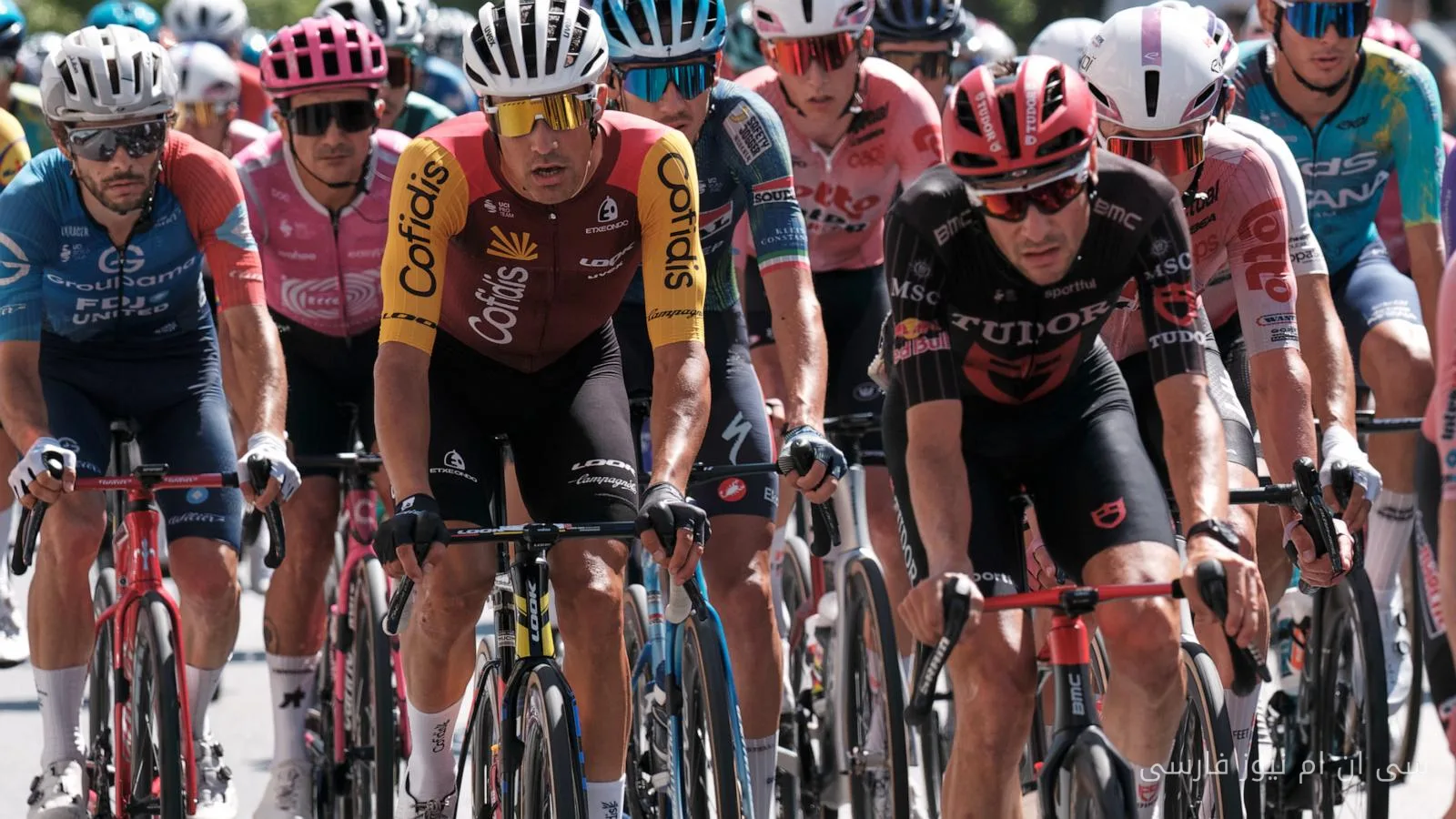 پیروزی شگفت‌انگیز Eddie Dunbar در Vuelta و ادامهٔ تسلط Enric Mas